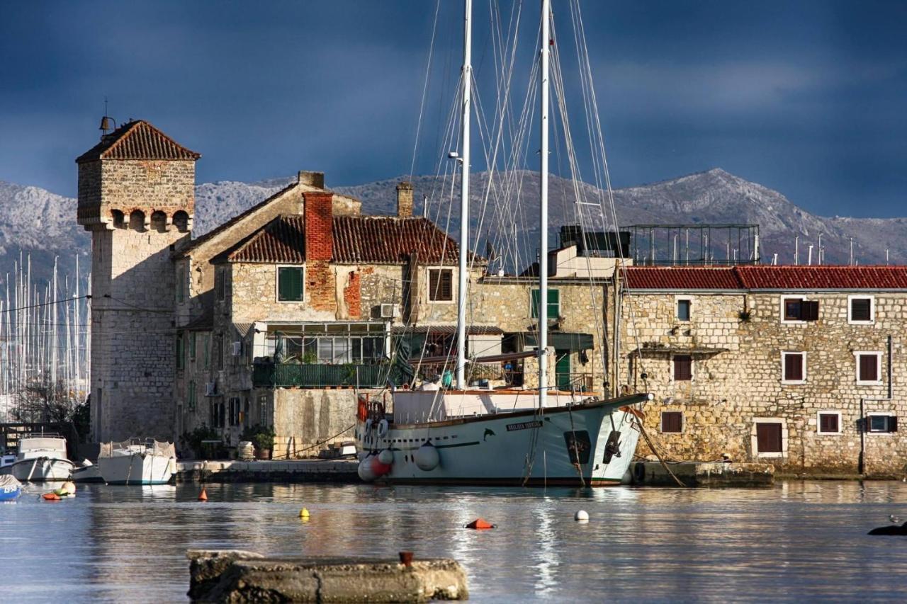 Apartments Toma Kastela Exterior photo